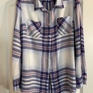 Gianni Bini Shirt - excellent condition, nice color pattern!
